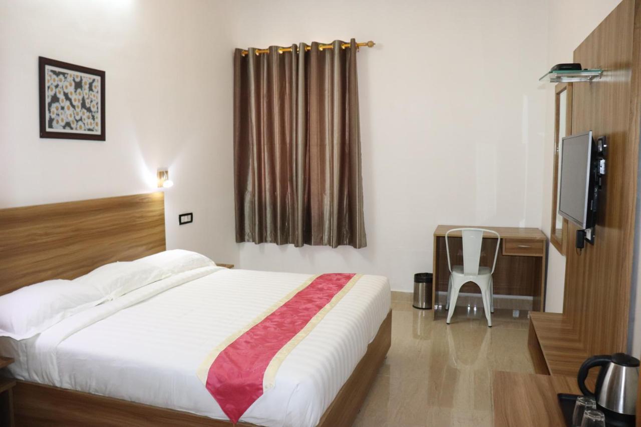 Gulnaar Guest House Chennai Exterior photo